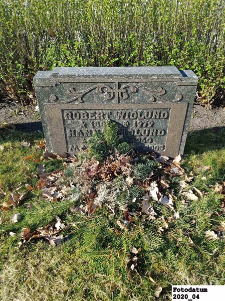 Grave number: 3 C 12    74