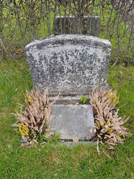 Grave number: 4 E    30
