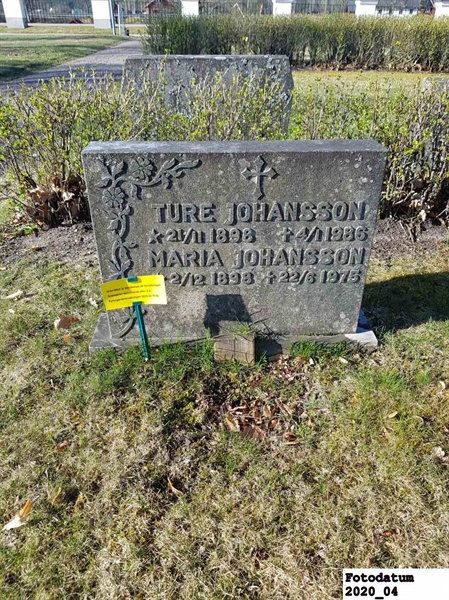Grave number: 3 C 12   152