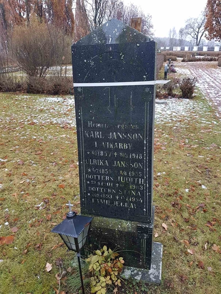 Grave number: 3 B 09    50