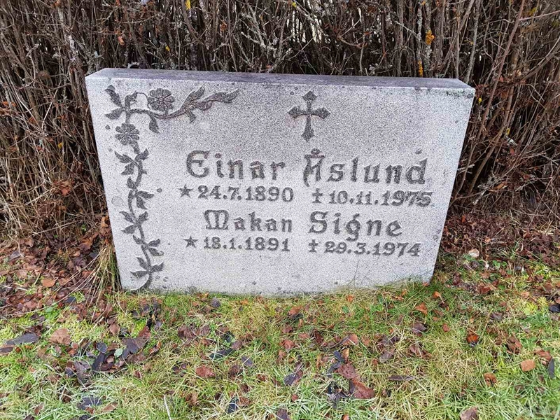 Grave number: 4 J    83