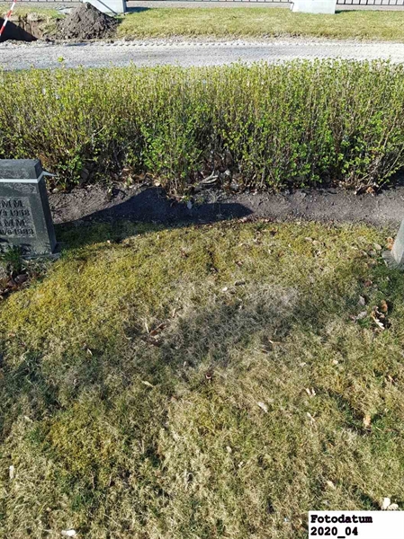 Grave number: 3 C 12    69