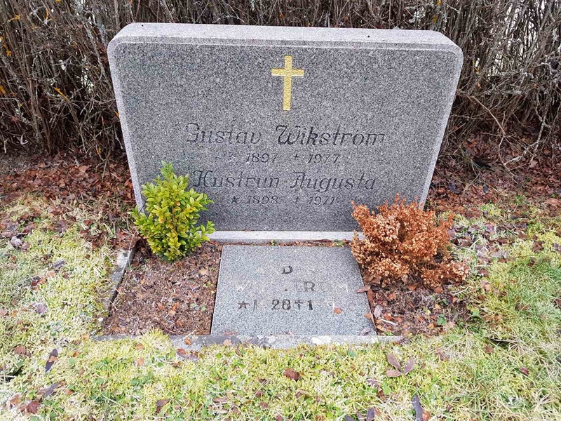 Grave number: 4 J    47