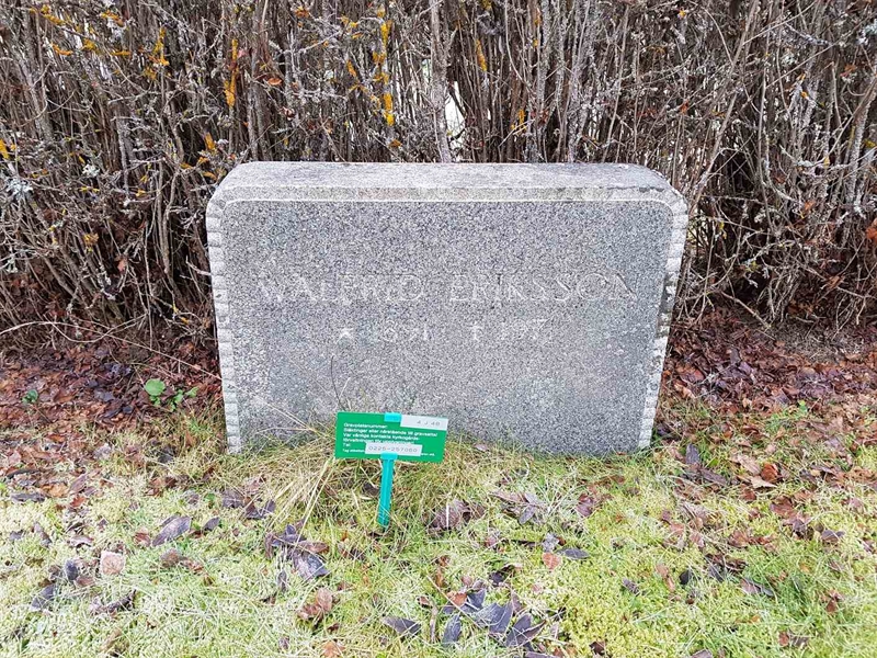 Grave number: 4 J    48