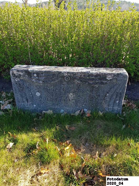 Grave number: 3 C 12    90