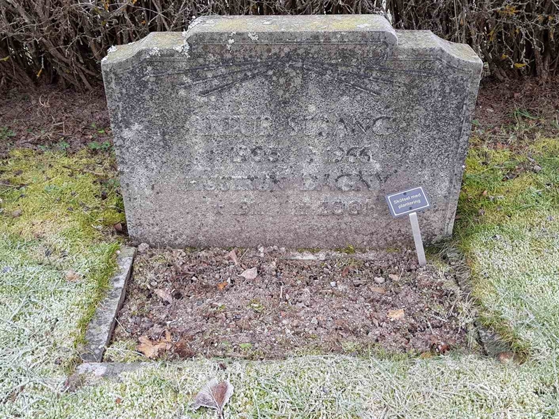 Grave number: 4 C    14