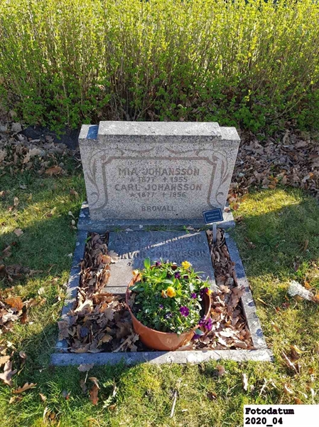 Grave number: 3 C 12    53