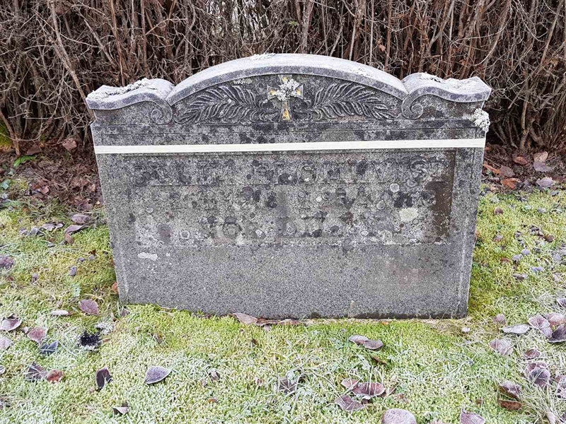 Grave number: 4 C    33-34