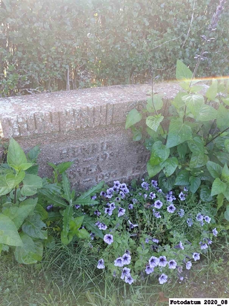 Grave number: 4 M    45-46