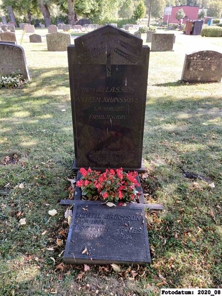 Grave number: 2 D    67