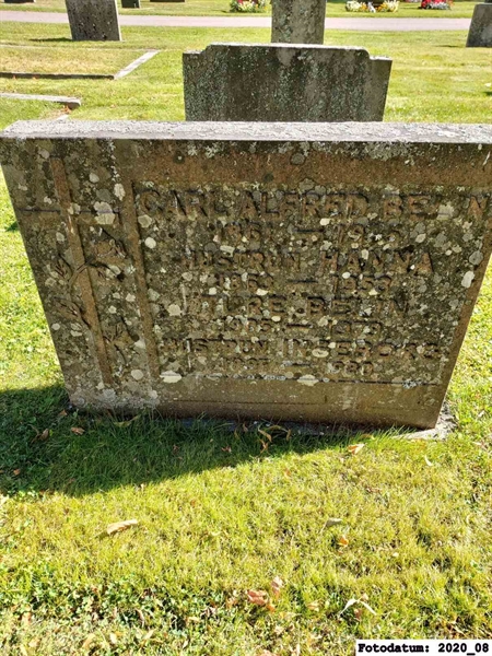 Grave number: 2 D    45