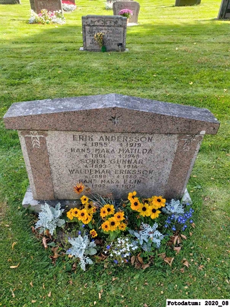 Grave number: 2 F     8
