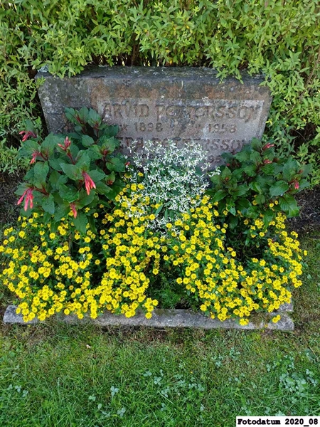 Grave number: 4 H     7