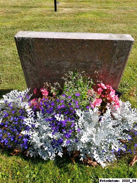 Grave number: 2 F    14