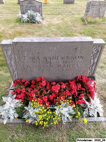 Grave number: 2 H    32