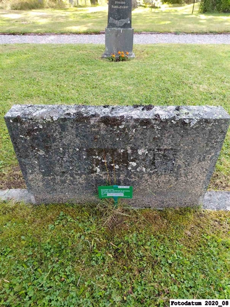Grave number: 5 03   100