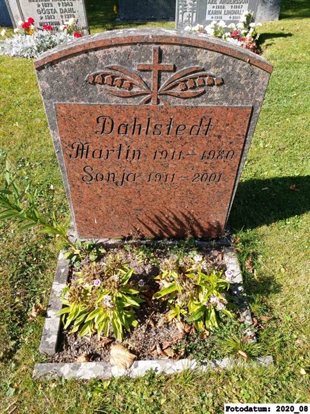 Grave number: 2 D    24