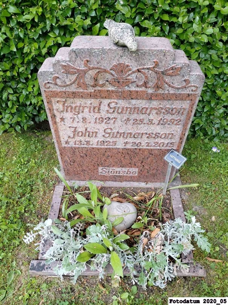 Grave number: 1 H H   138