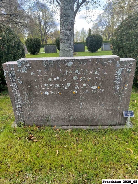 Grave number: 1 H F    77