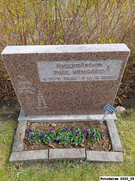 Grave number: 1 H D   223