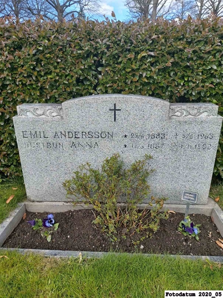 Grave number: 1 H F     7