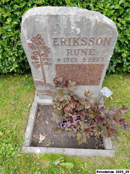Grave number: 1 H H   135