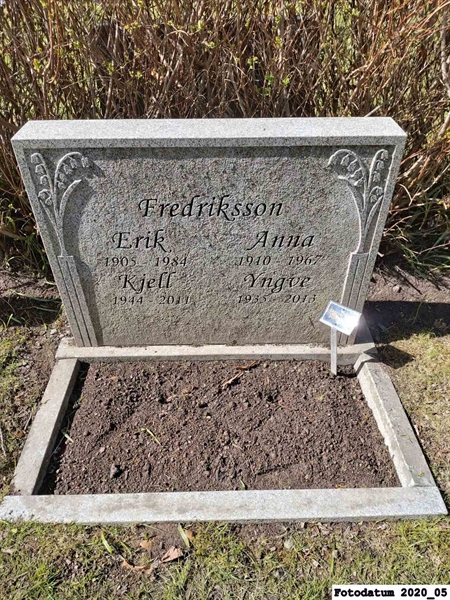 Grave number: 1 H B   194