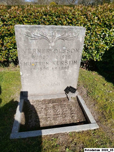 Grave number: 1 H C   373