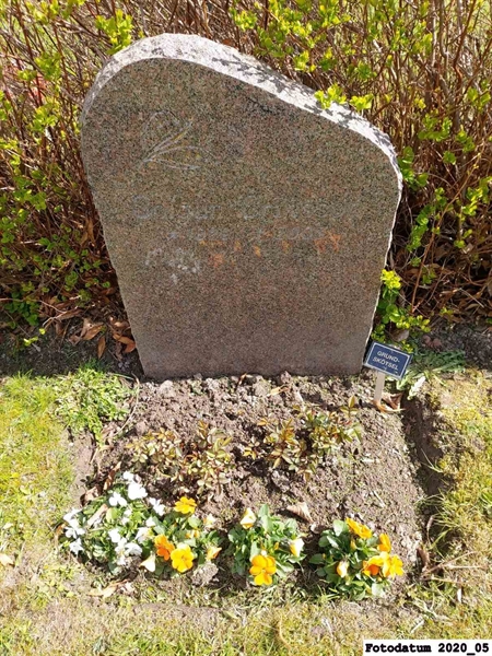 Grave number: 1 H D   240