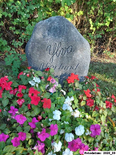 Grave number: 1 M UL   698