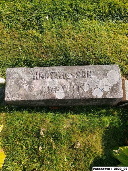 Grave number: 1 N   236