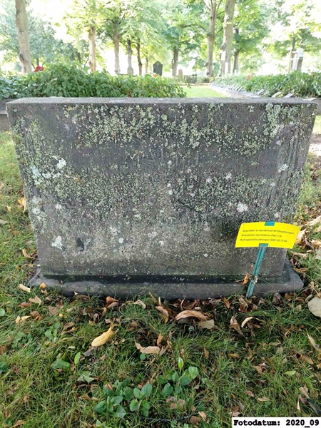 Grave number: 1 Ö 4   141B