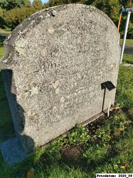 Grave number: 1 Ö 20   141B