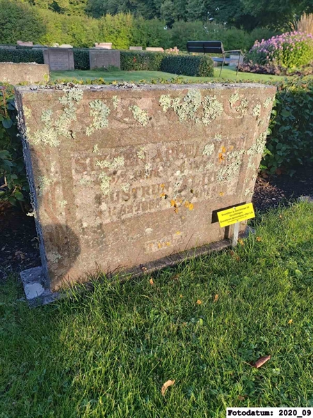 Grave number: 1 Ö 22   111