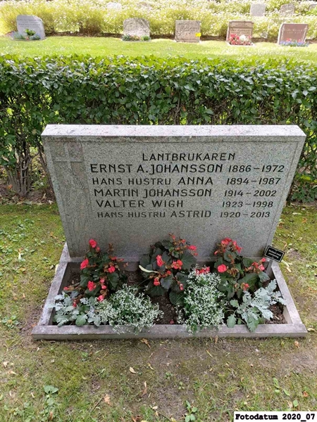 Grave number: 1 H M   185