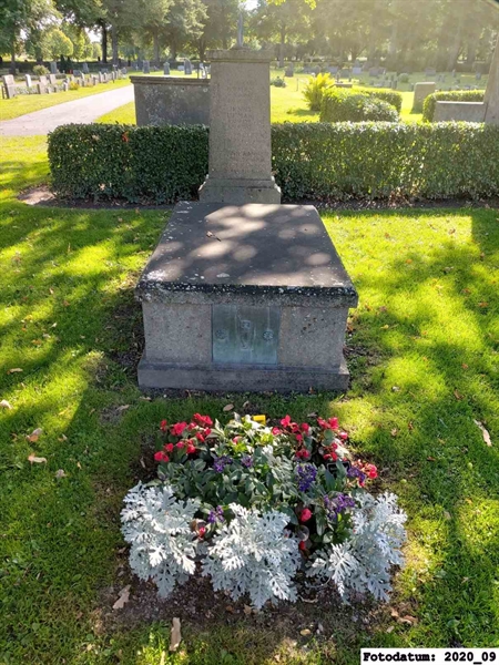 Grave number: 1 Ö 25    23