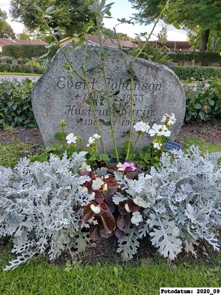 Grave number: 1 Ö 18    80