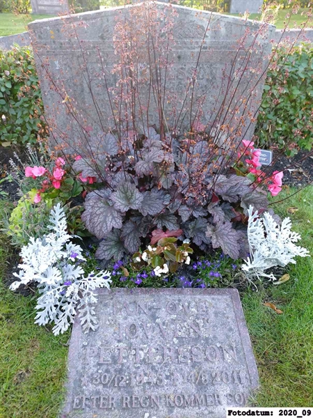 Grave number: 1 Ö 22    84