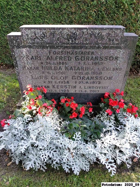 Grave number: 1 Ö 30   127C