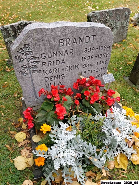 Grave number: 1 Ö 38    40V