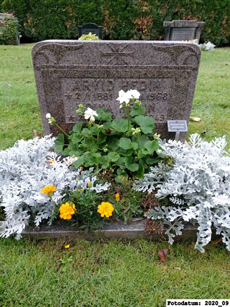 Grave number: 1 Ö 27   248