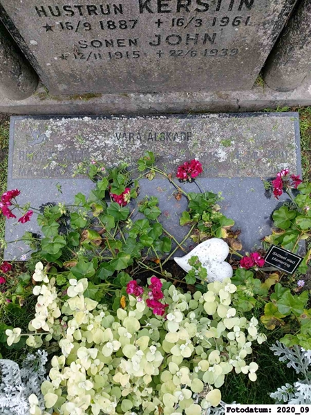 Grave number: 1 Ö 27   205