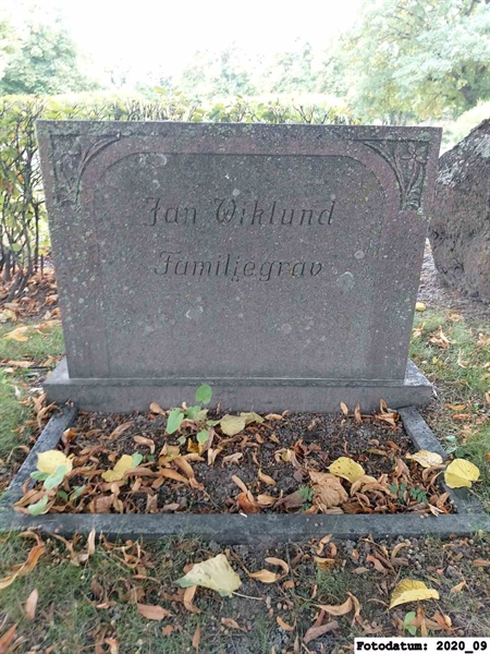 Grave number: 1 Ö 32   211