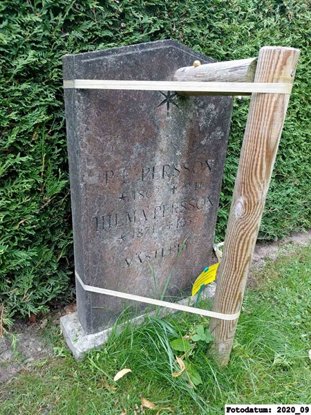 Grave number: 1 Ö 30   165