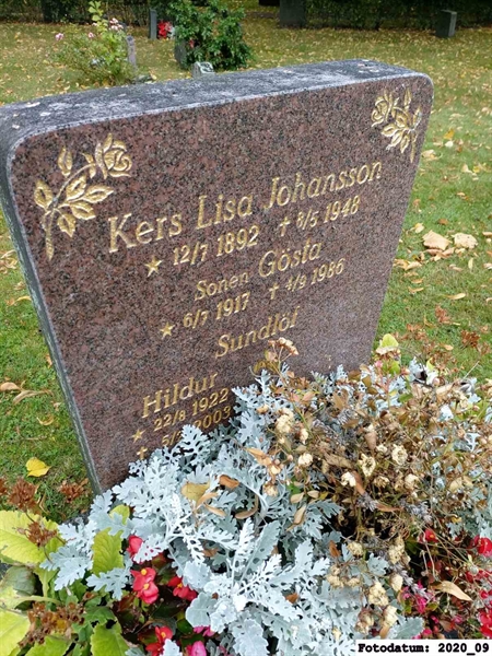 Grave number: 1 Ö 33    13