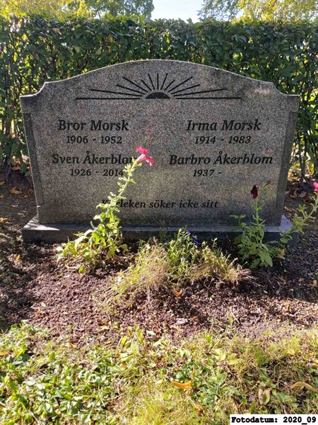 Grave number: 1 Ö 28    39