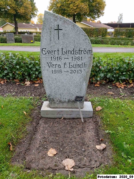 Grave number: 1 Ö 18    92