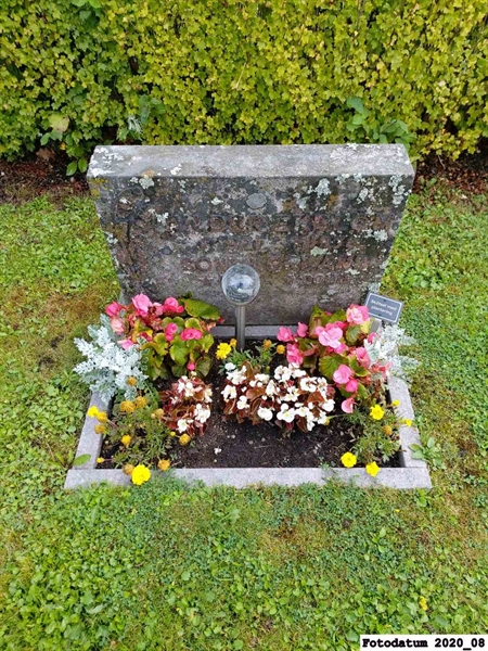 Grave number: 3 C 17     6