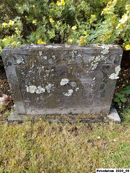 Grave number: 3 C 14    21