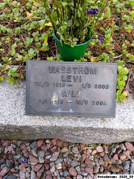 Grave number: 1 AG E   121